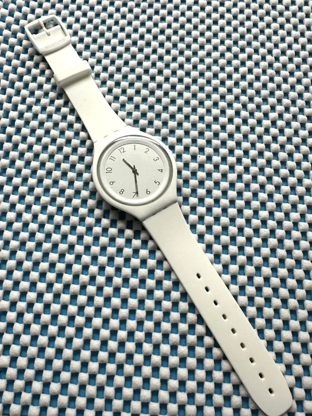 Swatch Watch Skinsnow SVUW101 Contemporary